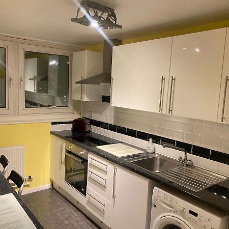Victoria Centre Apartments In The Victoria Centre Shopping Centre - Nottingham City Centre - 24 Hour Access - Most Central Location, Kitchen - Sunday Check-Out 1Pm - Opposite Hilton By Restaurants & Shops - Outdoor Parking Cars Or Vans Five Pounds A Exteriör bild