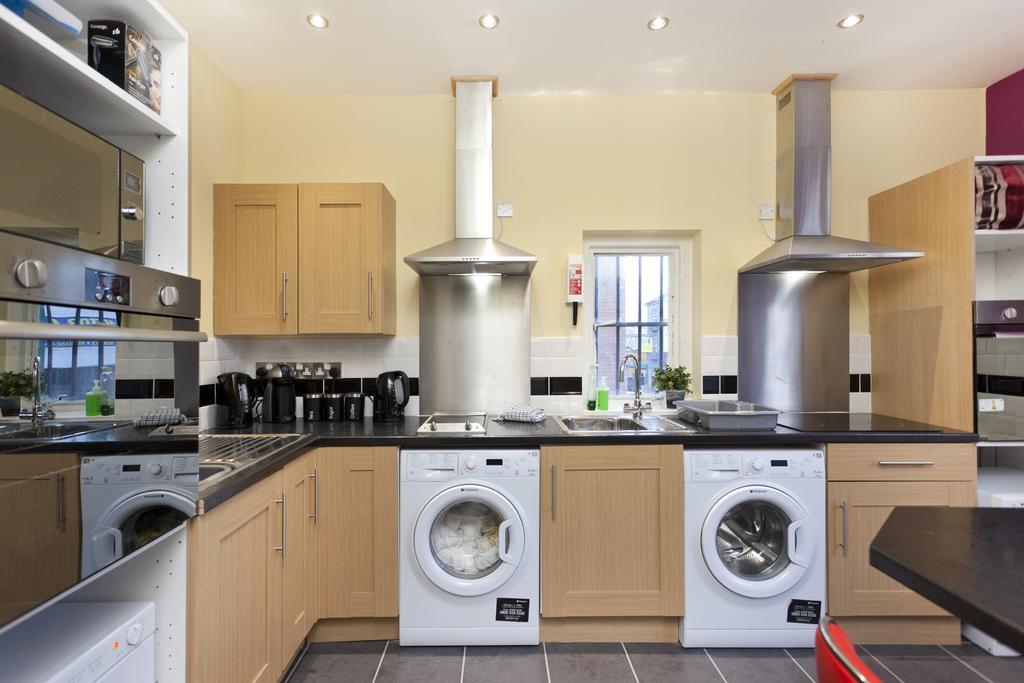 Victoria Centre Apartments In The Victoria Centre Shopping Centre - Nottingham City Centre - 24 Hour Access - Most Central Location, Kitchen - Sunday Check-Out 1Pm - Opposite Hilton By Restaurants & Shops - Outdoor Parking Cars Or Vans Five Pounds A Rum bild
