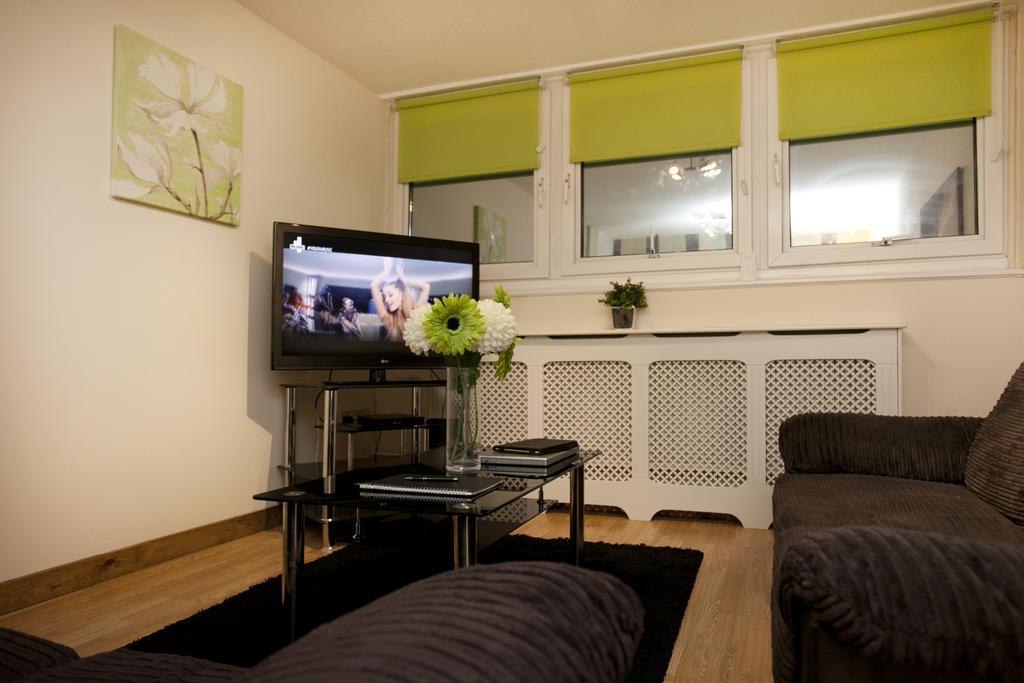 Victoria Centre Apartments In The Victoria Centre Shopping Centre - Nottingham City Centre - 24 Hour Access - Most Central Location, Kitchen - Sunday Check-Out 1Pm - Opposite Hilton By Restaurants & Shops - Outdoor Parking Cars Or Vans Five Pounds A Exteriör bild